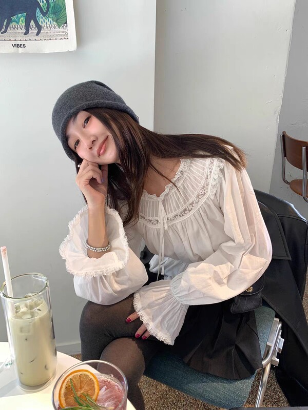 Lazy Urban Afternoon Tea Sweet Age-reducing Lace Shirt High-count Cotton Waisted Short Top 184