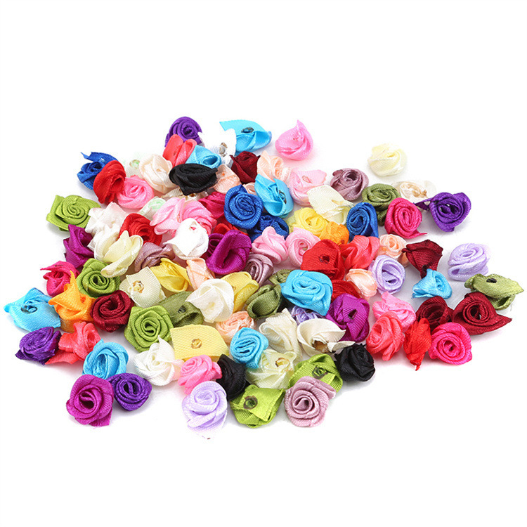 Hair band contains rose