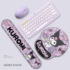 クロミは腕のマウスパッドを厚くして滑り止めの高い顔をします。