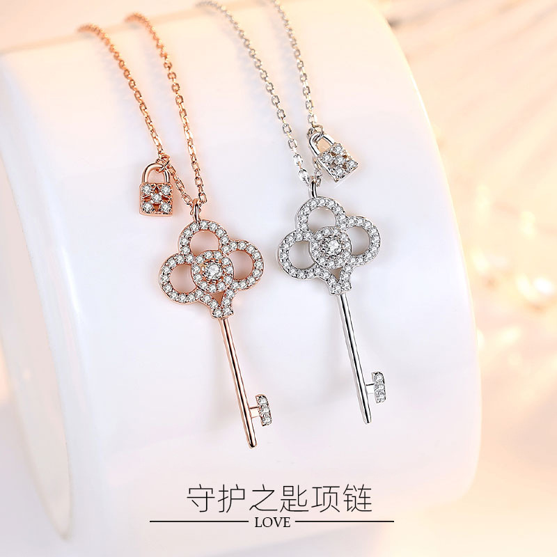 En línea celebridad Singapur S925 plata esterlina collar de diamantes colgante nicho simple cerradura cadena clavícula femenina