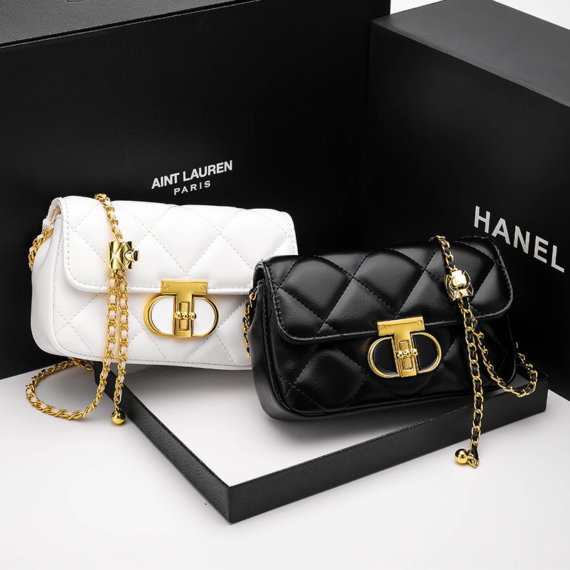 High texture large capacity 2024 new ladies fashion lock chain small square bag fashion simple shoulder messenger bag