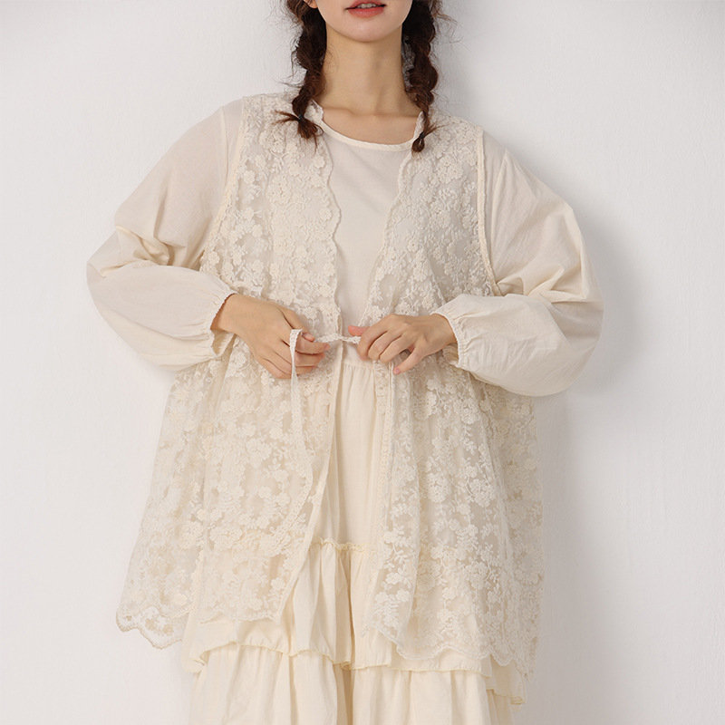 Dulce fresco bordado color sólido camisa hueca suelta casual apilado sin mangas encaje Top cardigan todo-juego