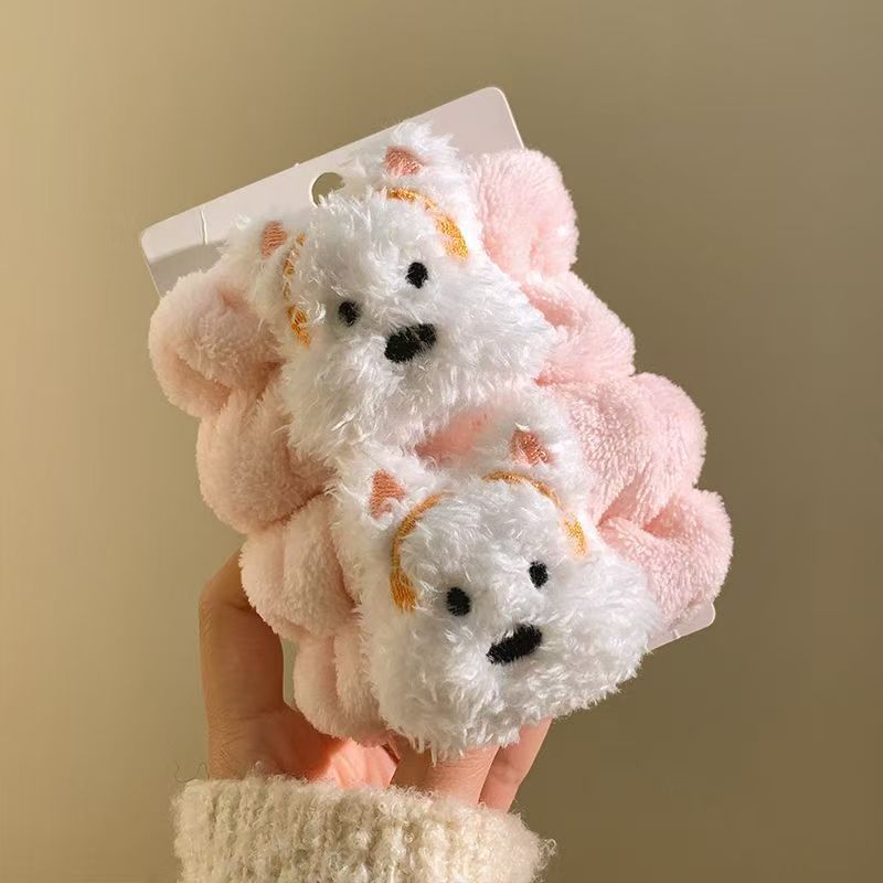 西高地の子犬のぬいぐるみのヘアバンドは顔を洗って化粧します。|undefined