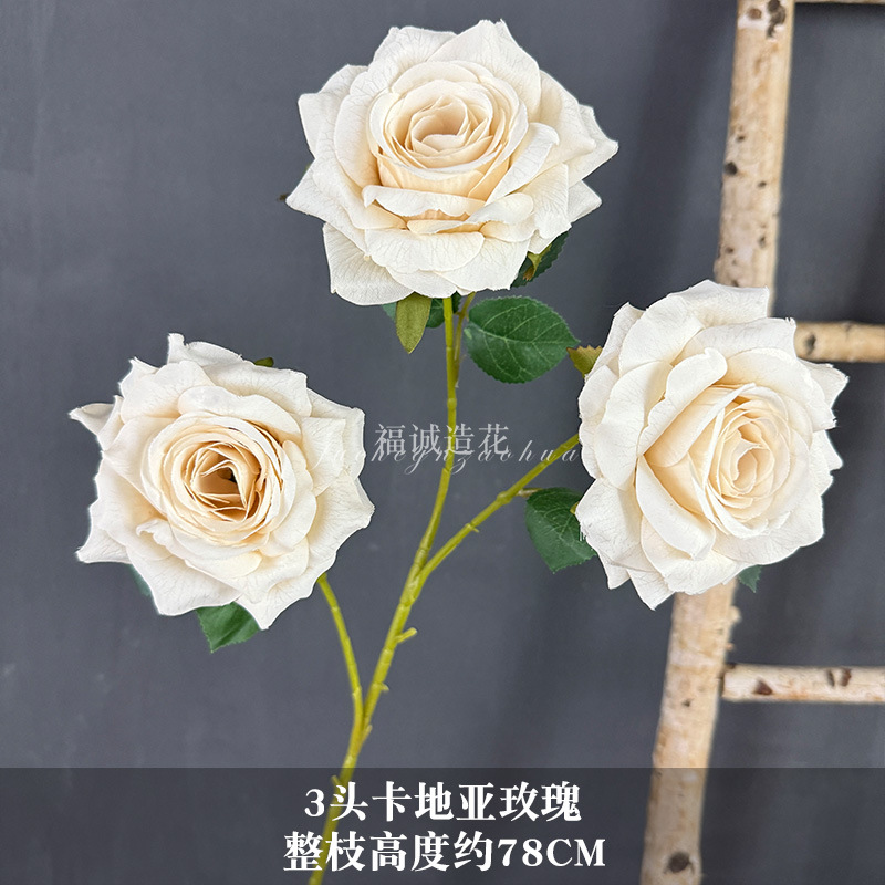 까르띠에 장미 3송이
