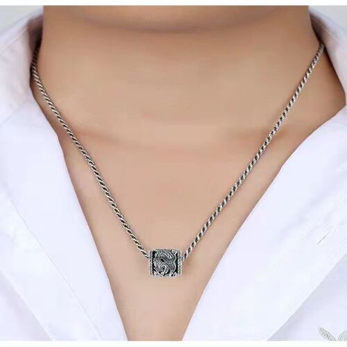 Retro Cloud Turned Sport Pendant, Chinese Dragon Pattern Necklace, Silver Decorative Accessories for Couples, Men's Gift for Women on Valentine's Day
