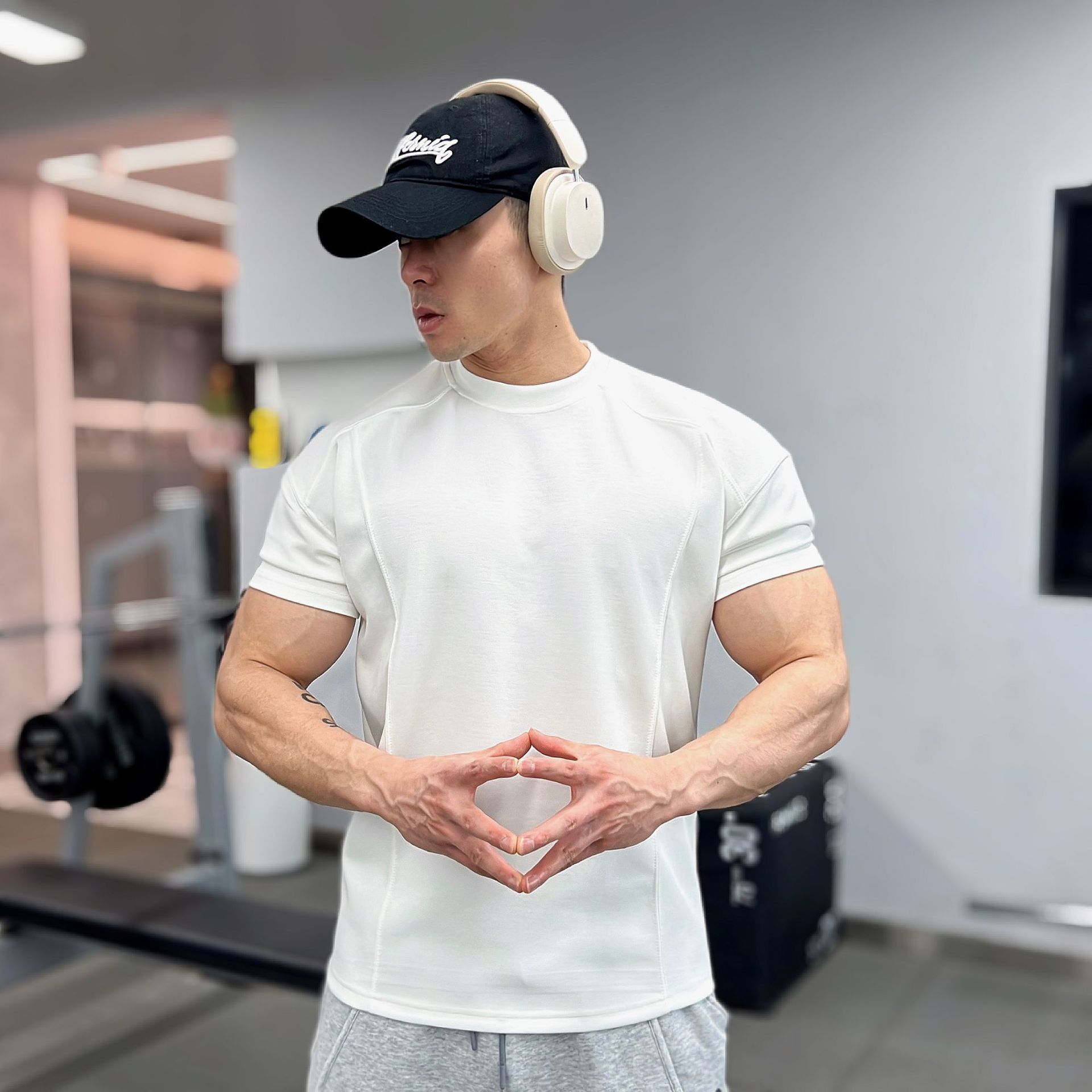 High quality Autumn men long sleeved T-shirt Fashion sport Round Collar fitness running mesh Breathability Training t-shirt men