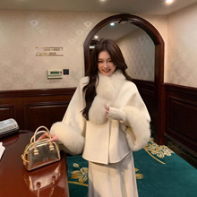 25年袖口篷毛绒拼接呢子大衣女秋冬款千金风气质温柔短款毛呢外套