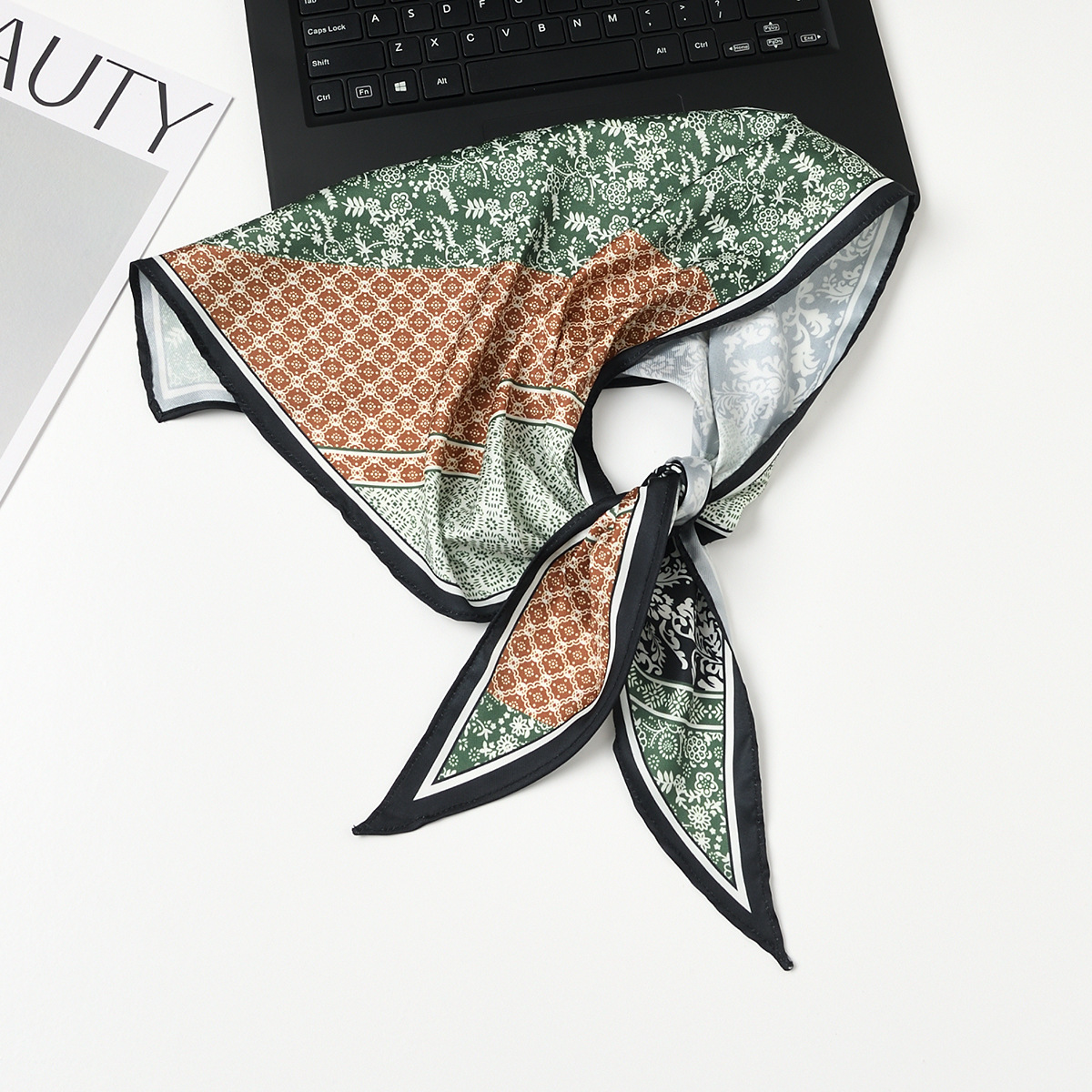 #215 콜드 오키드 블랙 엣지