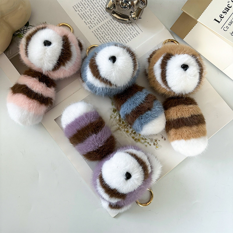 Dibujos animados cola larga pequeño mapache peluche llavero colgante lindo muñeco de peluche colgante de coche bolso colgante