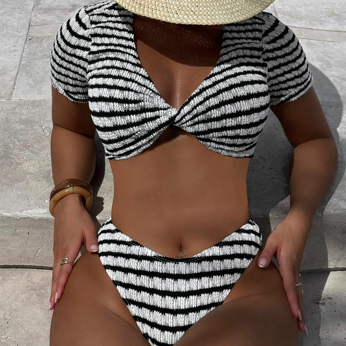 Exterior single swimsuit AliExpress European and American foreign trade ladies split swimsuit black and white contrast sexy bikini D877Q