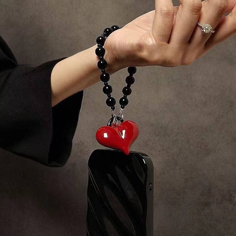 Personalidad creativa amor rojo negro cuentas pulsera pulsera corta colgante caso de teléfono móvil llavero de automóvil bolsos colgantes
