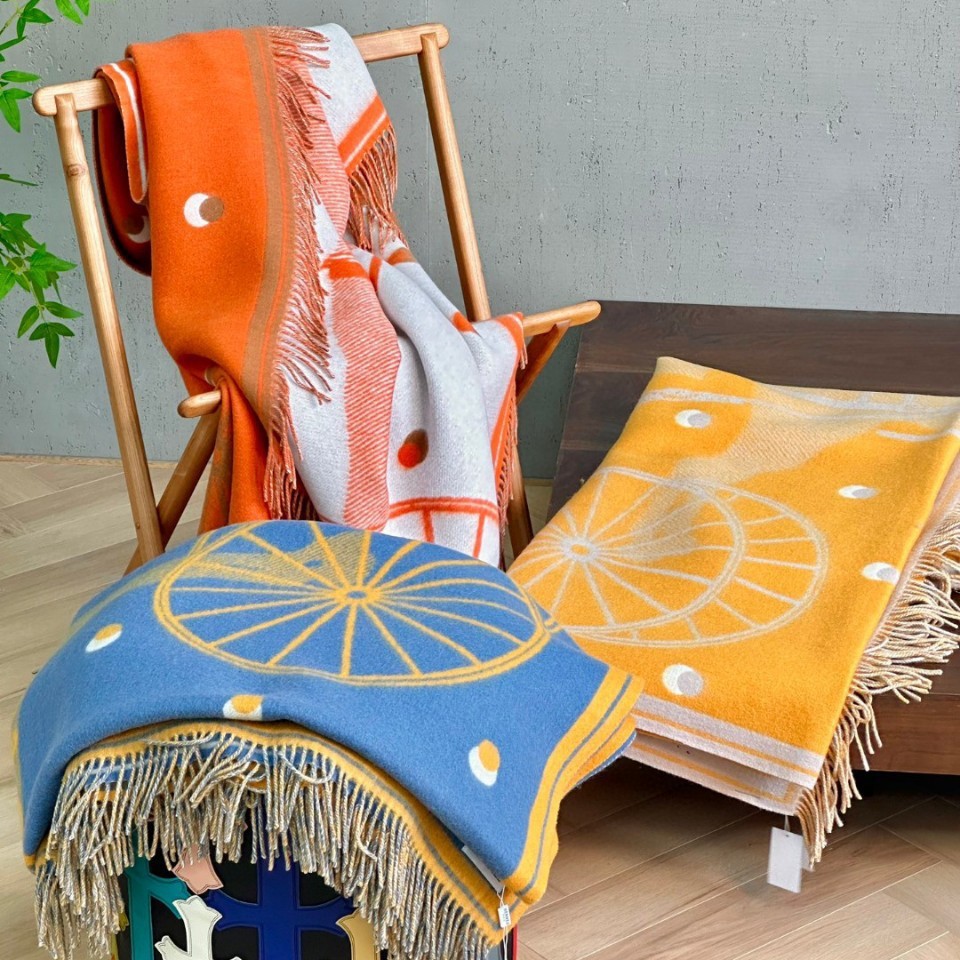 轻奢羊毛H字母毛毯空调被子办公室盖毯客厅沙发休闲毯加厚保暖