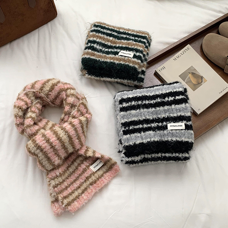 Bufandas de invierno femeninas de alta calidad 2025 nuevos inros de color contrastante rayas gruesas calentamiento de punto calentamiento del collar