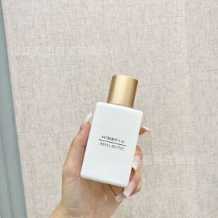 100ml��ϵ���sPET�ⷽƿ�۵�Һж�y��Һƿϴ�lˮ��ԡ¶���b��Qƿ