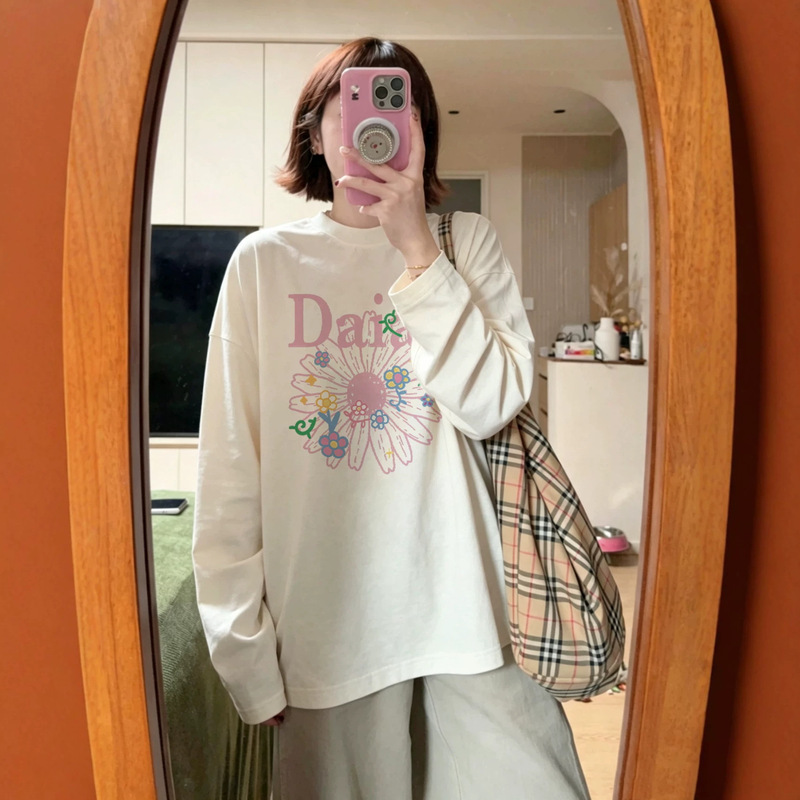 White pure cotton floral long-sleeve t-shirt for women, new spring and autumn style, loose and casual design, niche base shirt top White pure cotton floral long-sleeve t-shirt for women, new spring and autumn style, loose and casual design, niche base shirt top