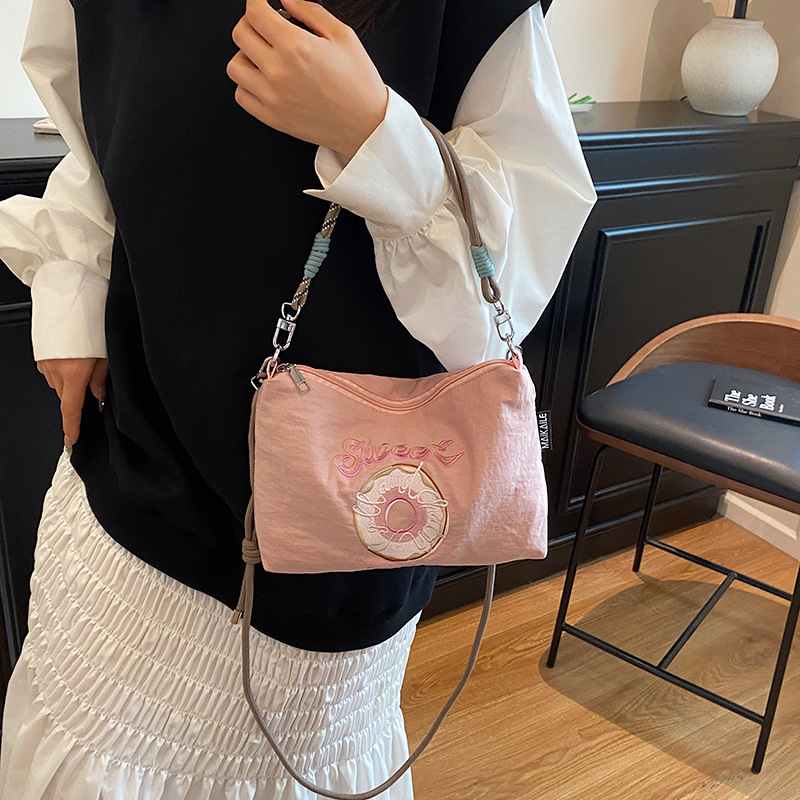 刺繍入りインバケツ小さな布バッグ女性の季節の新しいシンプルなコントラストカラーの外出ウォーキングショルダークロスボディ携帯電話バッグ|undefined