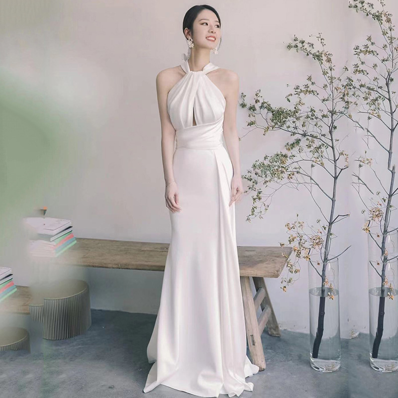 French-Style Light Wedding Dress 2026 New Model for Petite Women, Halter Neck, Backless, Simple Bridal White Satin Gown for Women