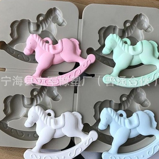 木马穿孔汽车装饰挂件饰品DIY石膏香蜡香薰蜡模具硅胶模具