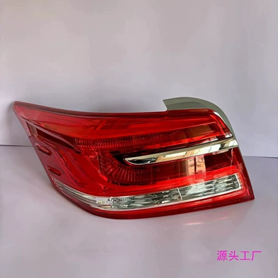 Toyota Vios rear tail lamp — Avtomobil arxa fənərləri