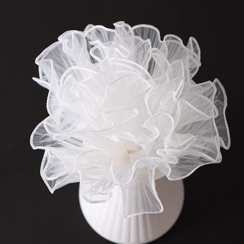 Langhua yarn Yiwu factory wholesale Korean style flower packaging lace mesh bouquet flower shop wrapped flower yarn pleated yarn