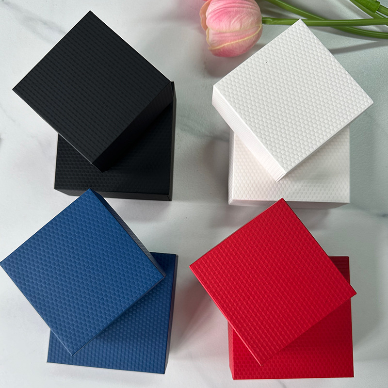 Fabricante de caja de joyería en stock, caja de embalaje de cubierta, anillo, collar, pendientes, caja de joyería de alta calidad, caja de almacenamiento de joyería