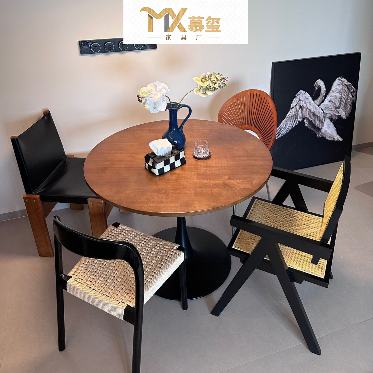 Scandinavian Retro Tulip Walnut Round Solid Wood Round Table Dining Table Home Small Apartment Coffee Balcony