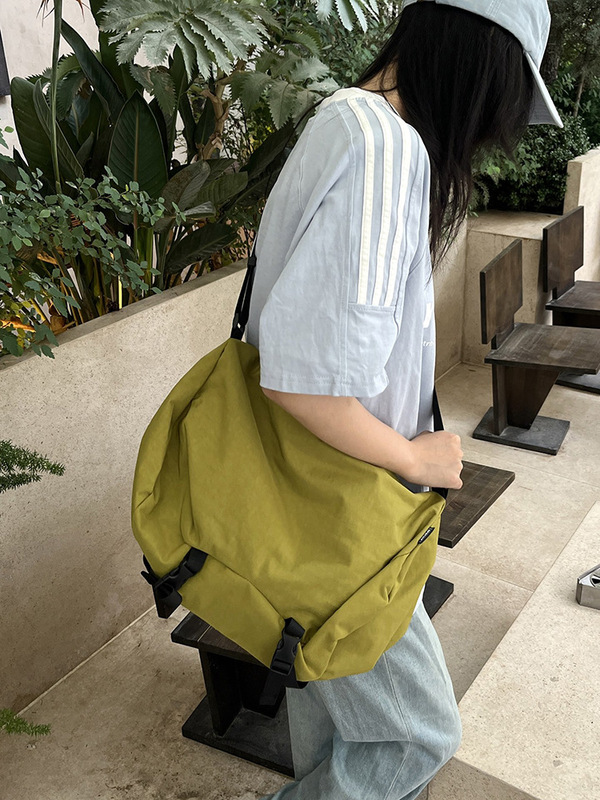 Qiao Ge 夏の新しいクロスボディバッグオックスフォード布大容量シングルショルダーバッグワイドショルダーストラップ軽量トラベルトートレディースバッグ|undefined