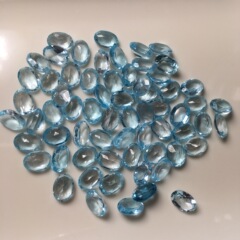 天然トパーズ楕円形戒面スカイブルー彫刻裸石愛方形三角卵型戒面卸売り