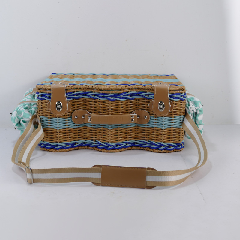 Comercio exterior de alta calidad imitación de caña de plástico trenzado canasta de picnic canasta de almacenamiento de cuatro personas canasta de picnic con almohadilla de picnic