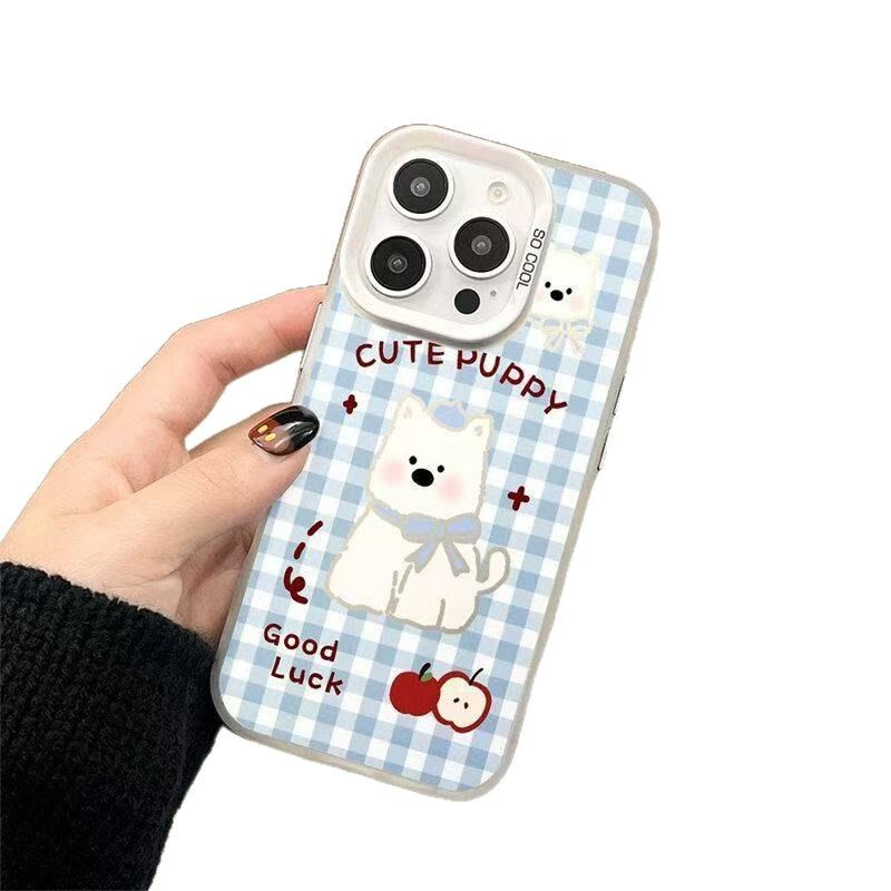チェック柄の犬柄が可愛い、Apple 17 Pro Max用スマホケース。個性的で元気いっぱい。iPhone 16/15/14/13対応。欧米風。|undefined