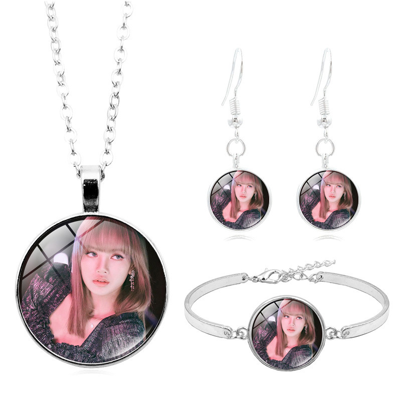 Combinación del Grupo de las mujeres de Corea del Sur Lisa collar traje de moda transfronteriza pulsera de plata pendientes de la joyería traje Rosa regalo de tinta