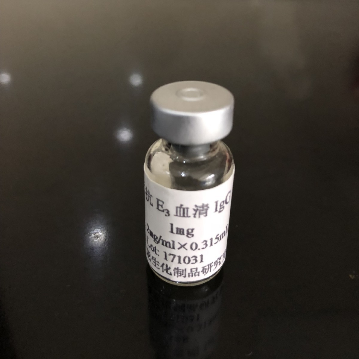 ��E3����