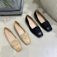 女鞋子2024年新款韓國東大門復古英倫風個性花朵軟底小單鞋