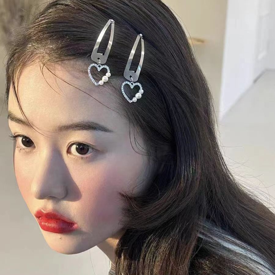 vogueess New South Korea Niche Design Love blingbling Pendant Bow Hairpin Triangle Duckbill