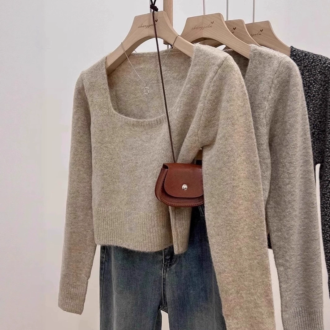 方领露锁骨软糯毛衣针织打底衫女2024秋冬高级感加厚套头内搭上衣