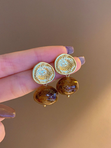 High-end ladylike temperament earrings, retro double brown resin effect earrings, foreign style, simple, light luxury, Internet celebrity earrings