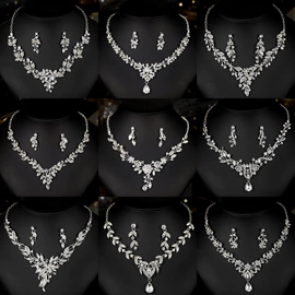 插梳;发带;皇冠