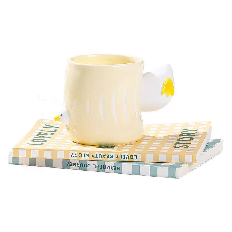 Three-dimensional relief mug creative duckling large capacity breakfast cup ceramic cup with spoon special shape cute drinking cup