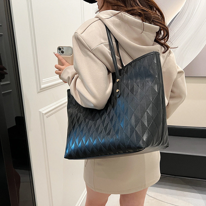 Túi tote nữ cỡ lớn đa năng chất liệu PU, túi đeo vai đi làm phong cách thường ngày — Màu trắng be, Màu xanh lam, Màu đen, Màu đỏ chi tiết 18