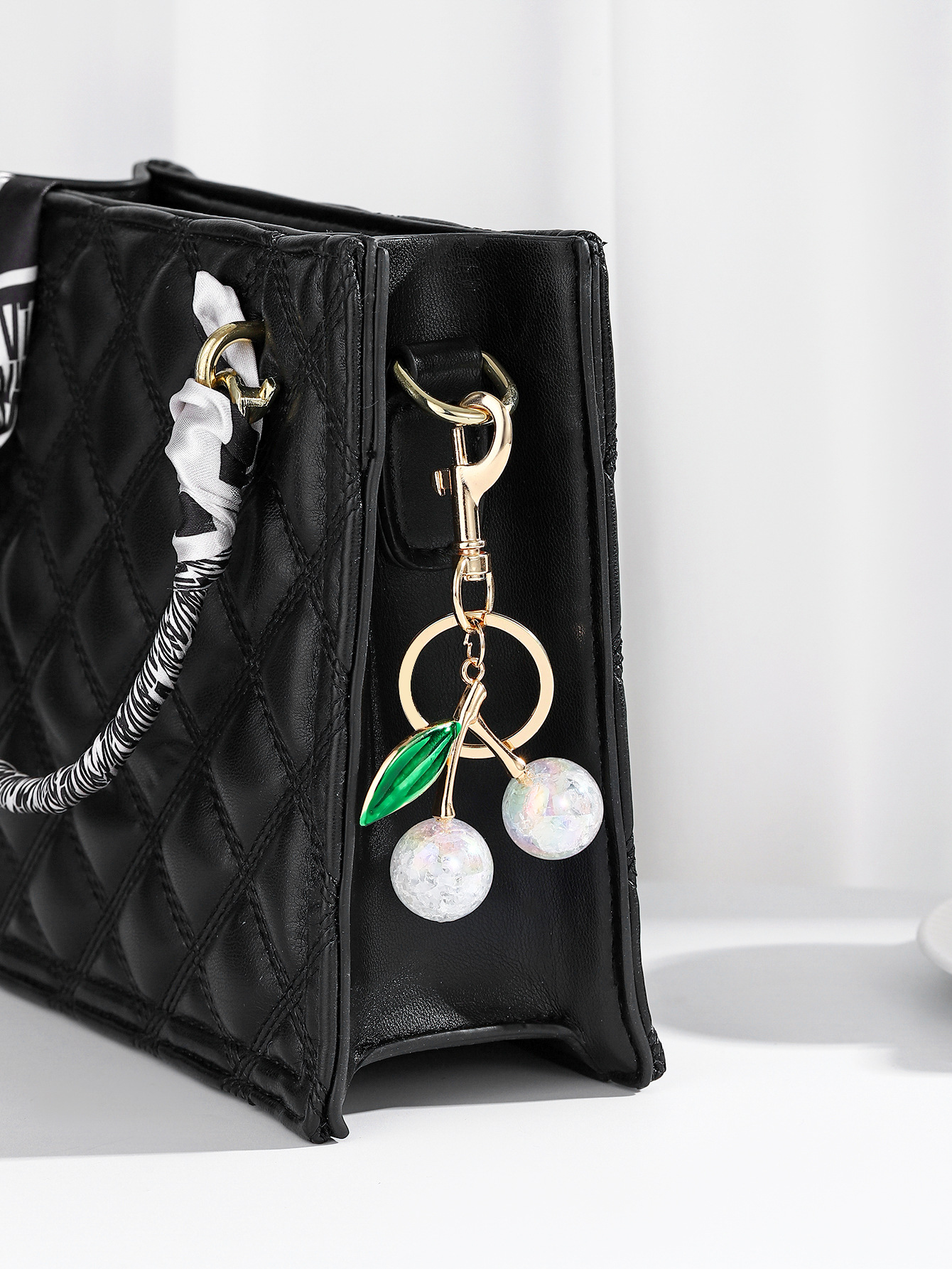 1 Piece Resin Cherry Bag Charms display picture 6