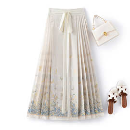 新中式马面裙2024新款春夏女白色高级感轻国风改良汉服气质半身裙