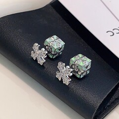 克家十字架正方体耳钉2025新款爆款高级感朋克耳环小香风双面耳饰