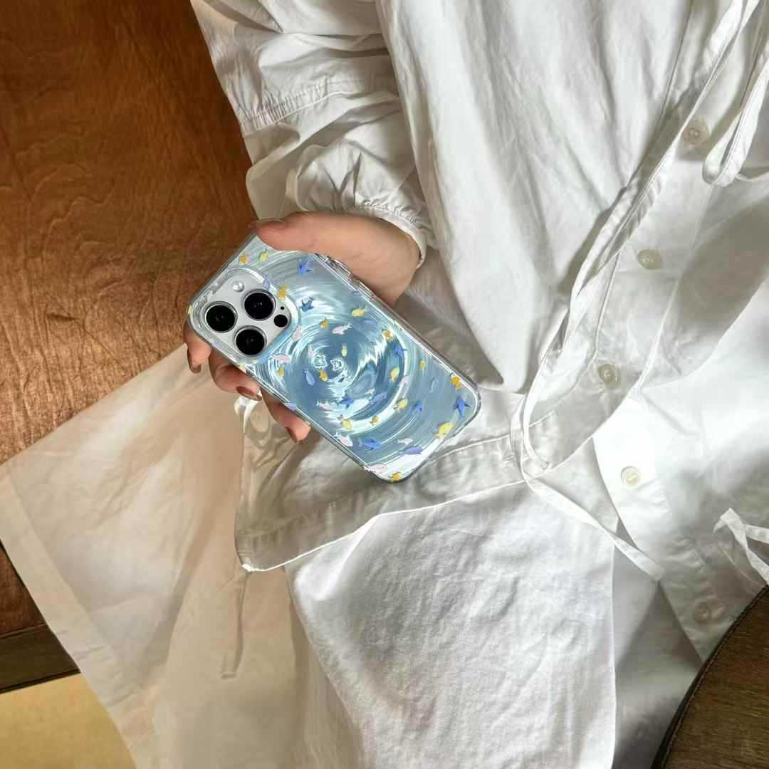 Colgante de Pez Colorido con Diseño Simple en Espiral para Funda de iPhone 16 Pro Max, Compatible con iPhone 15/13/14/17P para Mujer