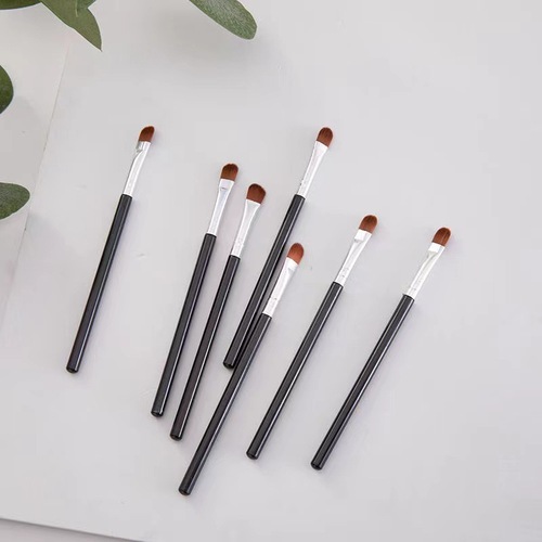 Manufacturers supply new makeup brushes, single eyeshadow brushes, portable double-headed eyeshadow brushes, beauty tools, makeup accessories