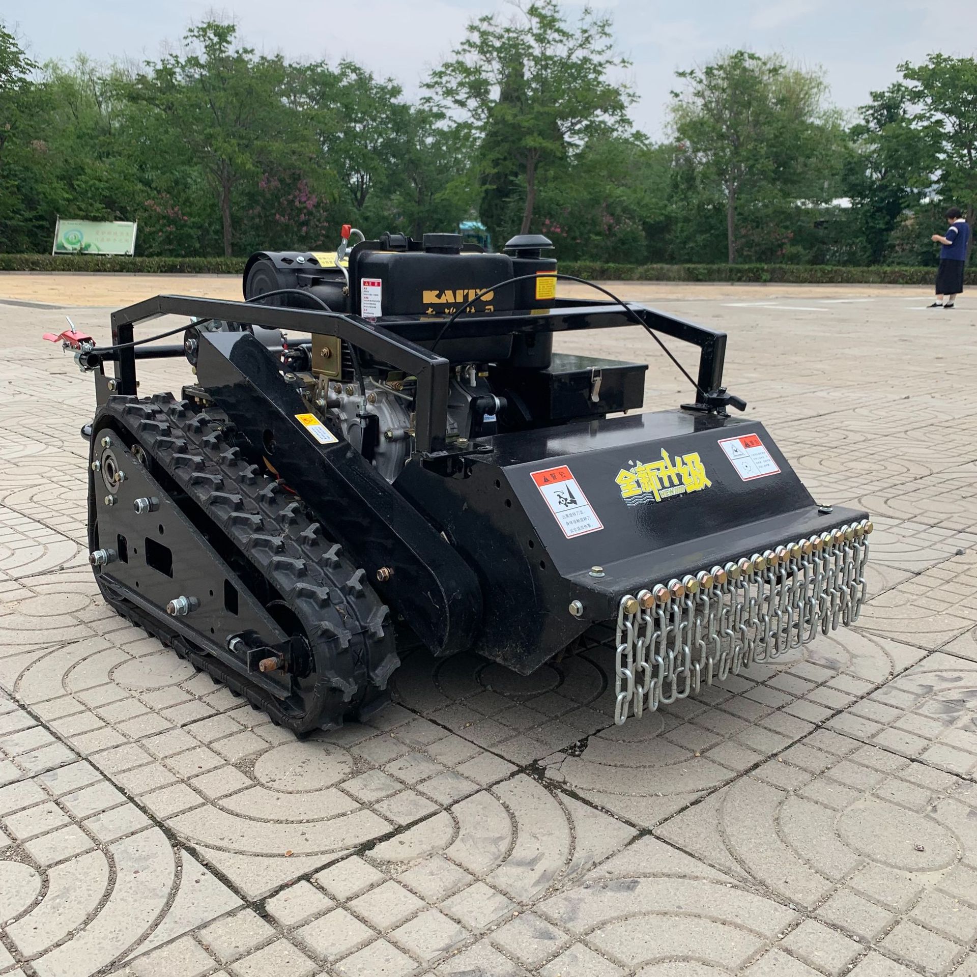 柴油款履带割草机 自走式除草机果园林场碎草机 全地形履带除草机