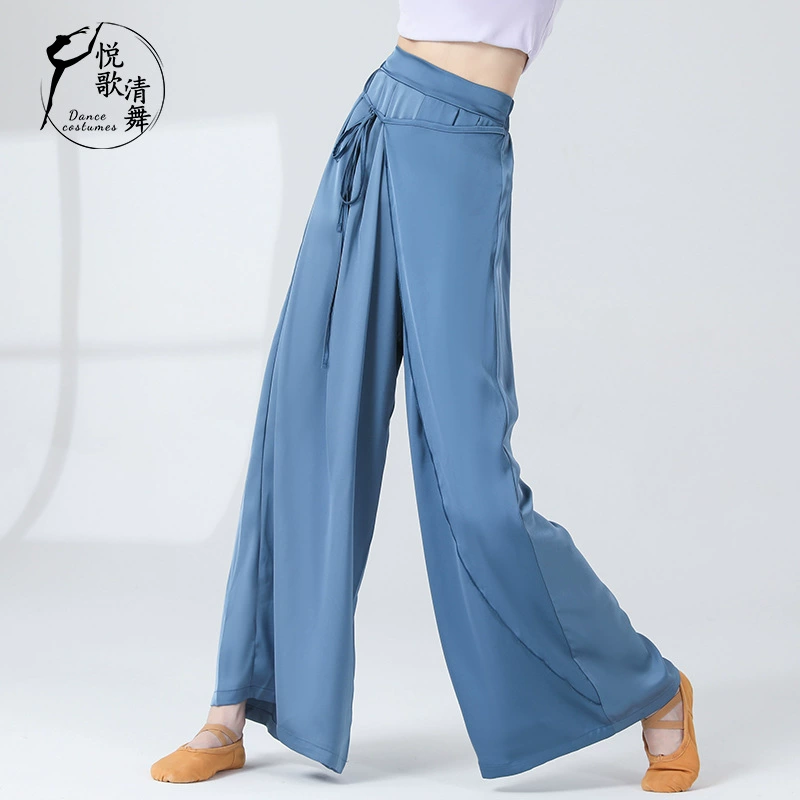 Современные брюки, спортивная одежда, костюм в классическом стиле