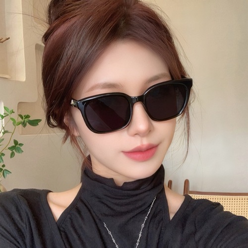 Sunglasses for Women  New Anti-UV Sunglasses for Men Square Frame Stars Korean Style Fashion Retro Glasses Wholesale
