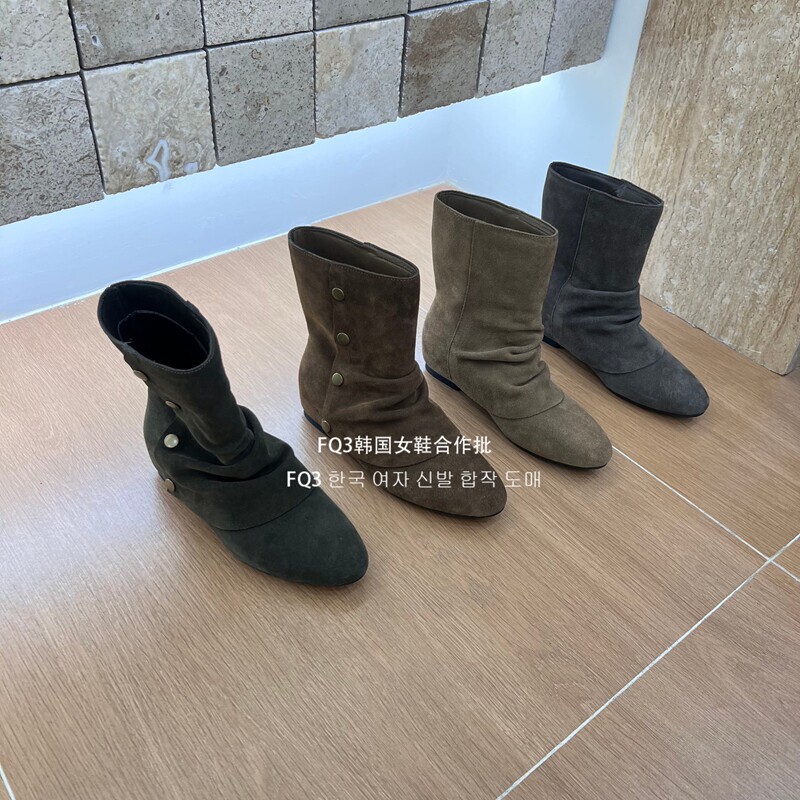 FQ3 real shot BEILIXUAN suede button design short boots for women 2026 winter Korean style inner height-increasing slim boots FQ3 real shot BEILIXUAN suede button design short boots for women 2026 winter Korean style inner height-increasing slim boots