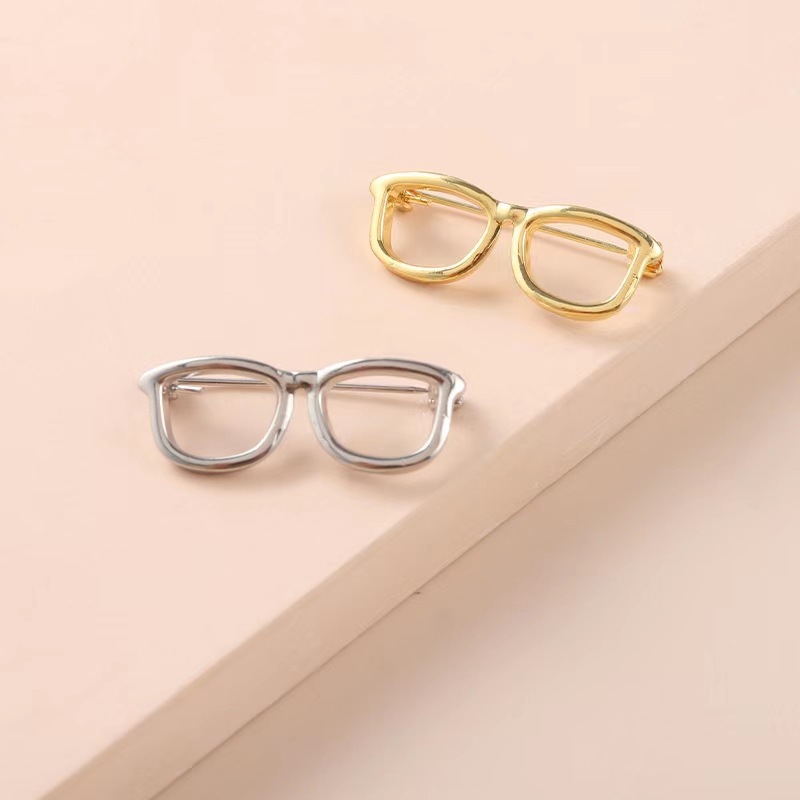 Simple Style Glasses Metal Plating Women's Brooches display picture 5