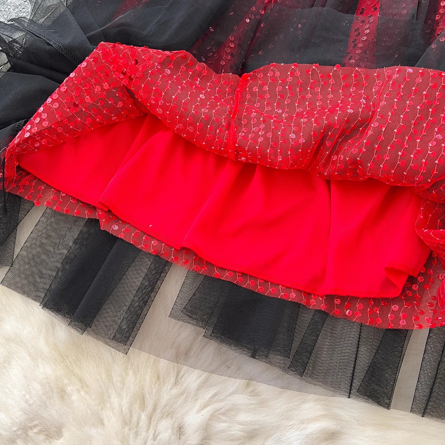 Dámská sukně do a ze sametu a síťoviny s flitry a elastickým pasem_voghion.com